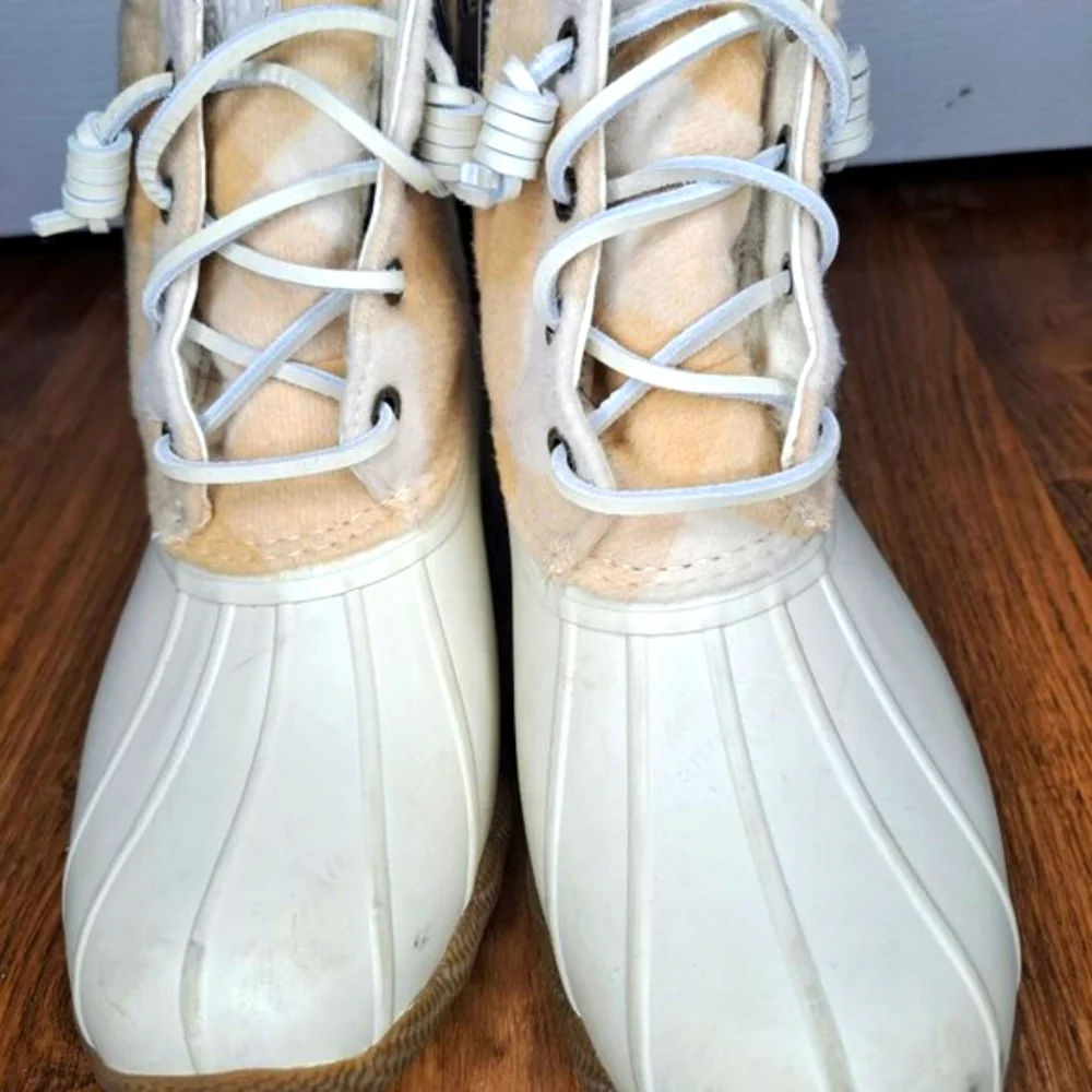 Sperry Saltwater Buffalo Check Duck Boot White Cream Size 6